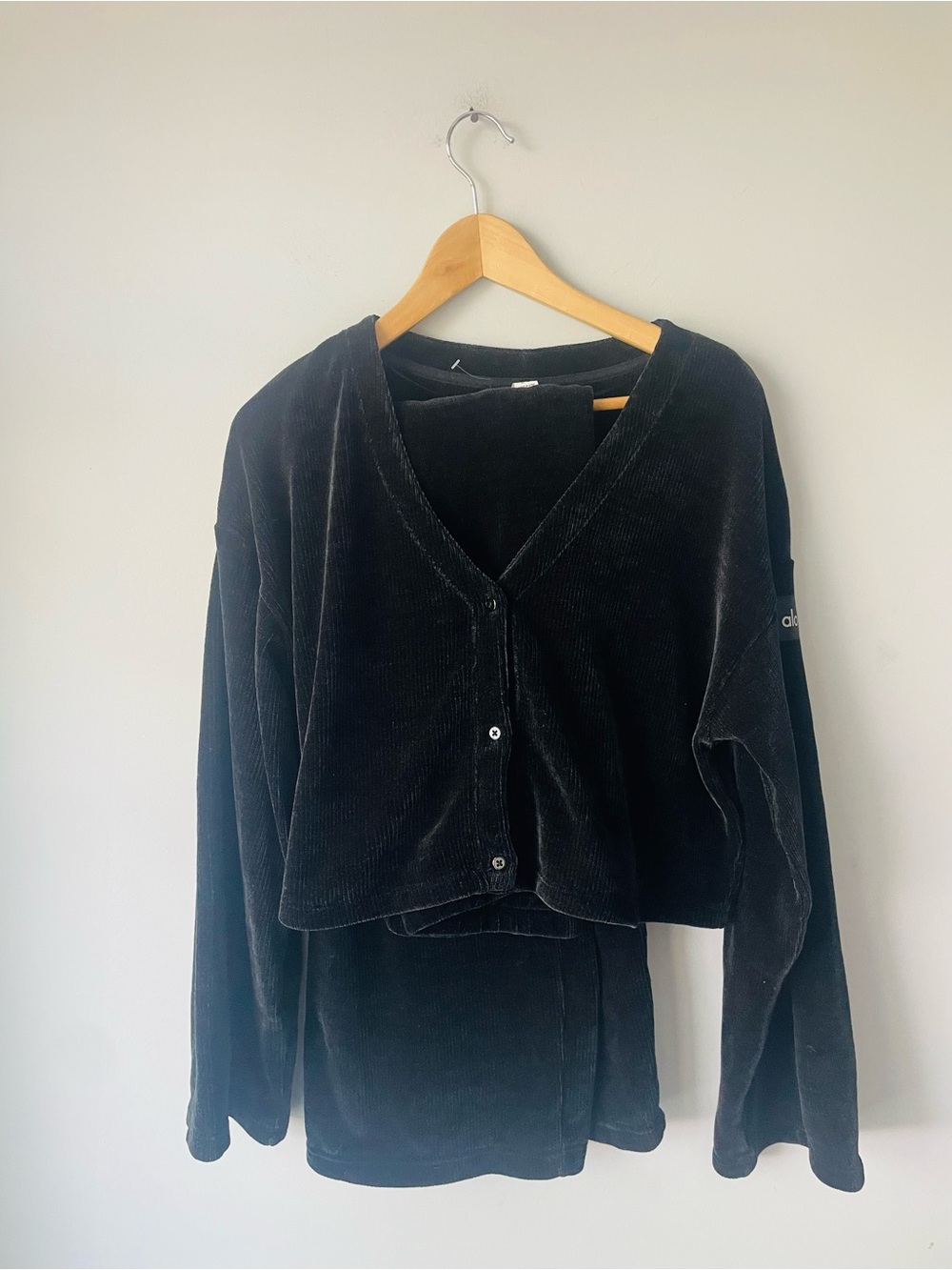 ALO Chenille Yoga Black Cropped Cardigan Wide-Leg Set - Picture 2 of 8